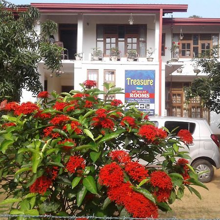 Treasure House Tourist Rest Hotel Anuradhapura Eksteriør billede