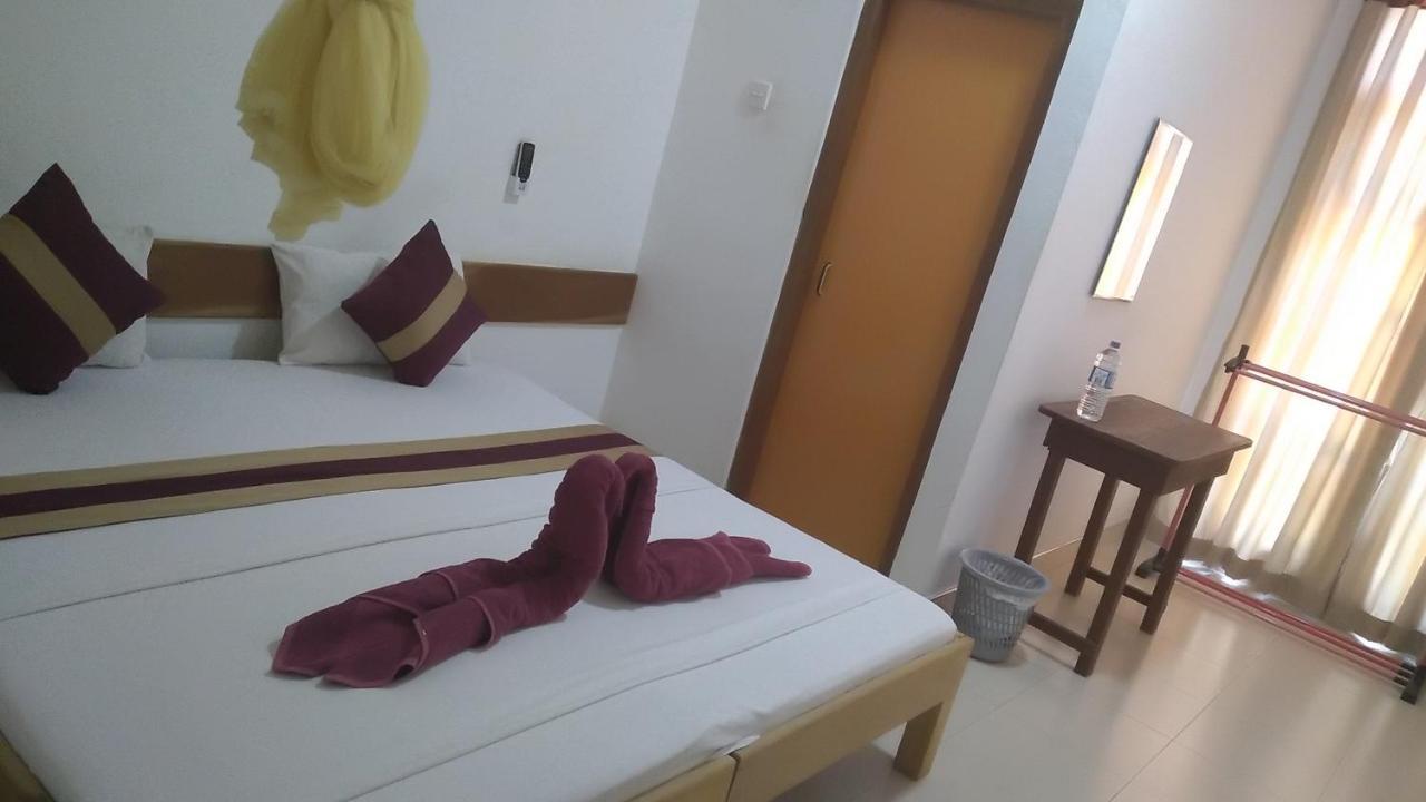 Treasure House Tourist Rest Hotel Anuradhapura Eksteriør billede