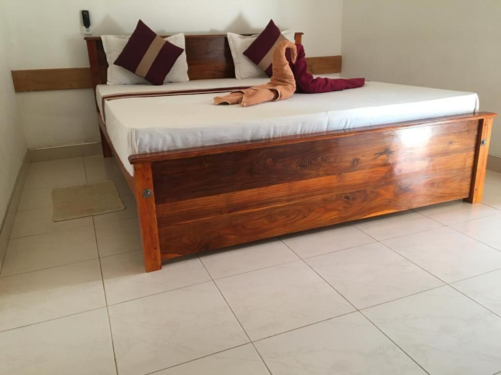 Treasure House Tourist Rest Hotel Anuradhapura Eksteriør billede
