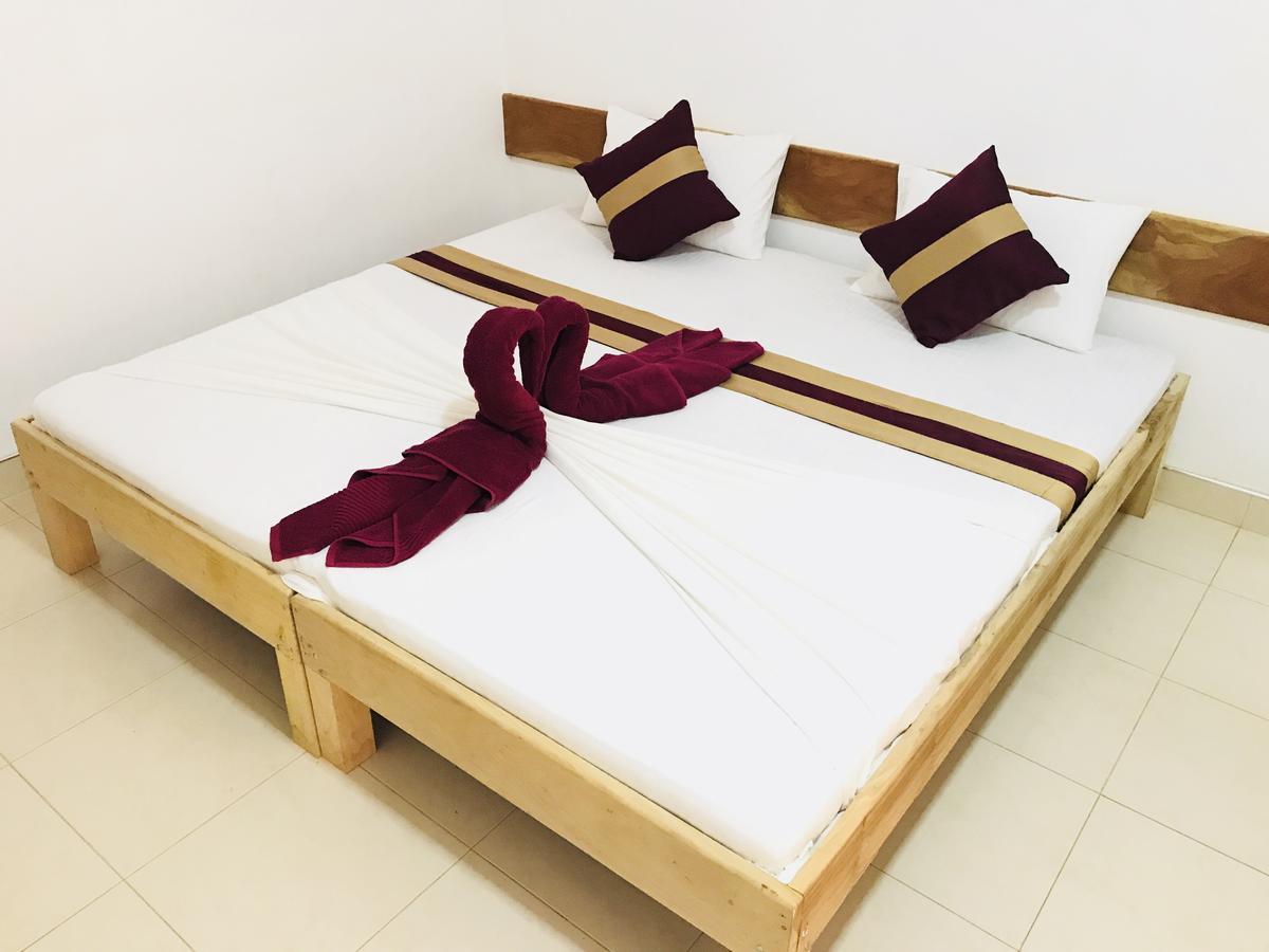 Treasure House Tourist Rest Hotel Anuradhapura Eksteriør billede