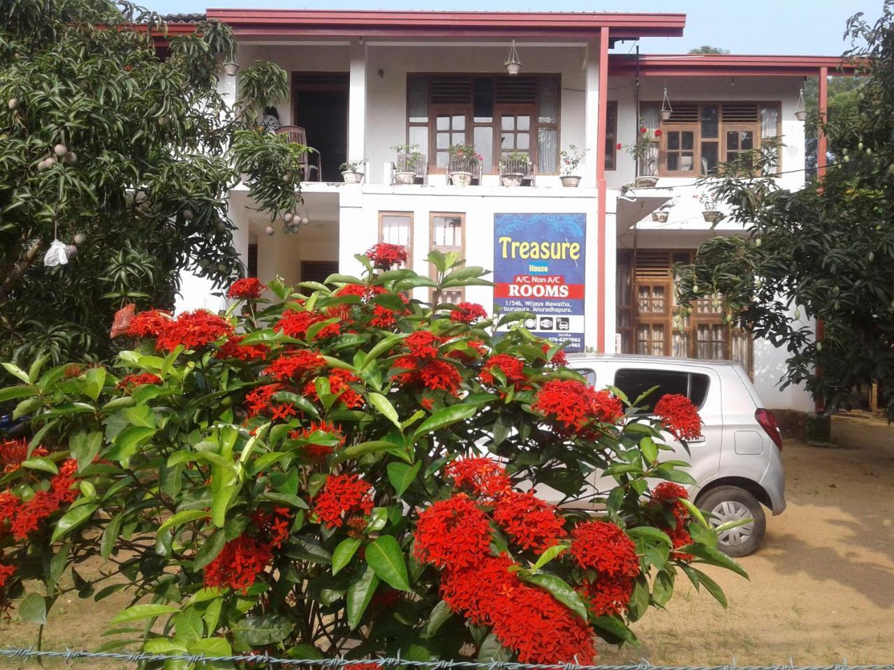 Treasure House Tourist Rest Hotel Anuradhapura Eksteriør billede
